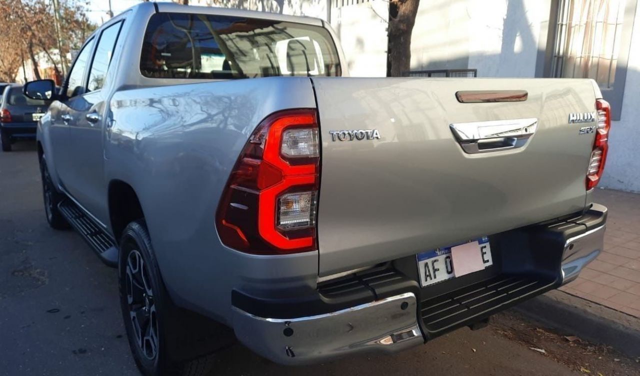 Toyota Hilux 2.8 TDI C/D 4x2 SRX AT6 204cv, foto 3