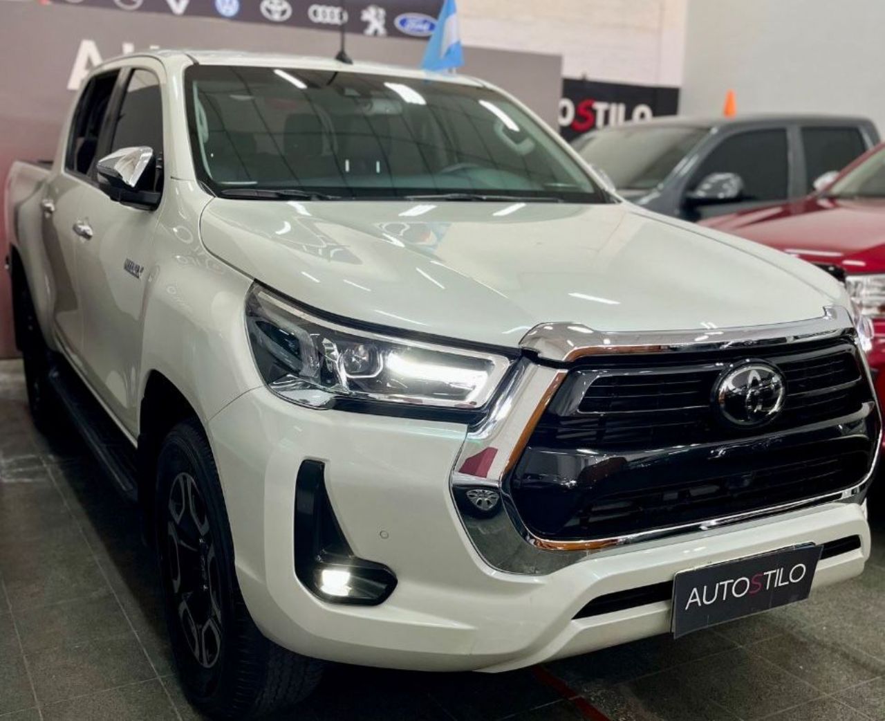 Toyota Hilux 2.8 TDI C/D 4x4 SRX AT6 204cv, foto 2