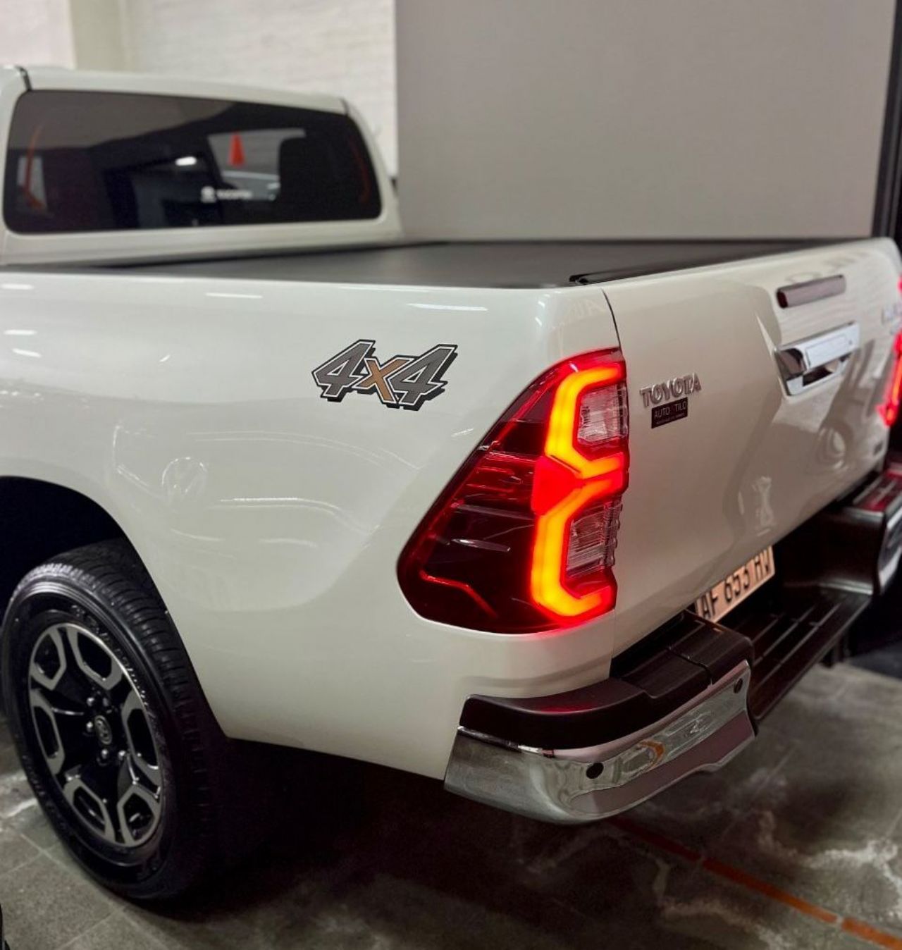 Toyota Hilux 2.8 TDI C/D 4x4 SRX AT6 204cv, foto 3